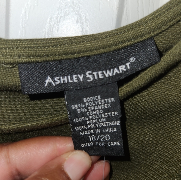 NWT Ashley Stewart short sleeve top - Picture 4 of 5